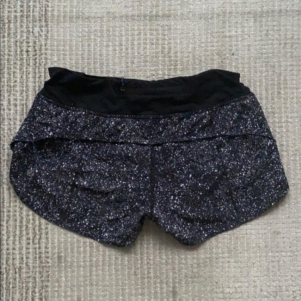 Lululemon run times short